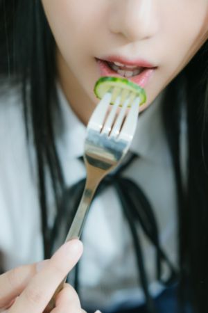 韩国电影年轻的阿姨在线观看