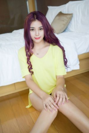 上课忘穿内裤被老师摸到高潮