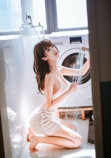 大胸女大学生电影