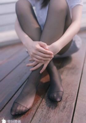 《隔壁女邻居》免费观看