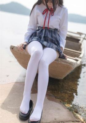 在黑暗中我们堕落